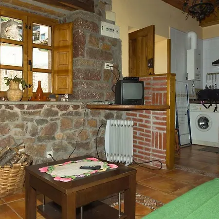 Casa De Aldea La Quintana منزل ريفي *
